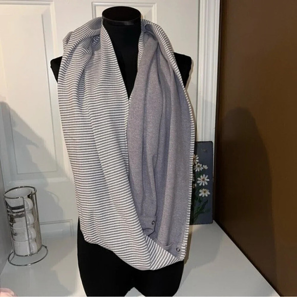 lululemon athletica Accessories - Lululemon Vinyasa Scarf Rulu Grey White Stripe